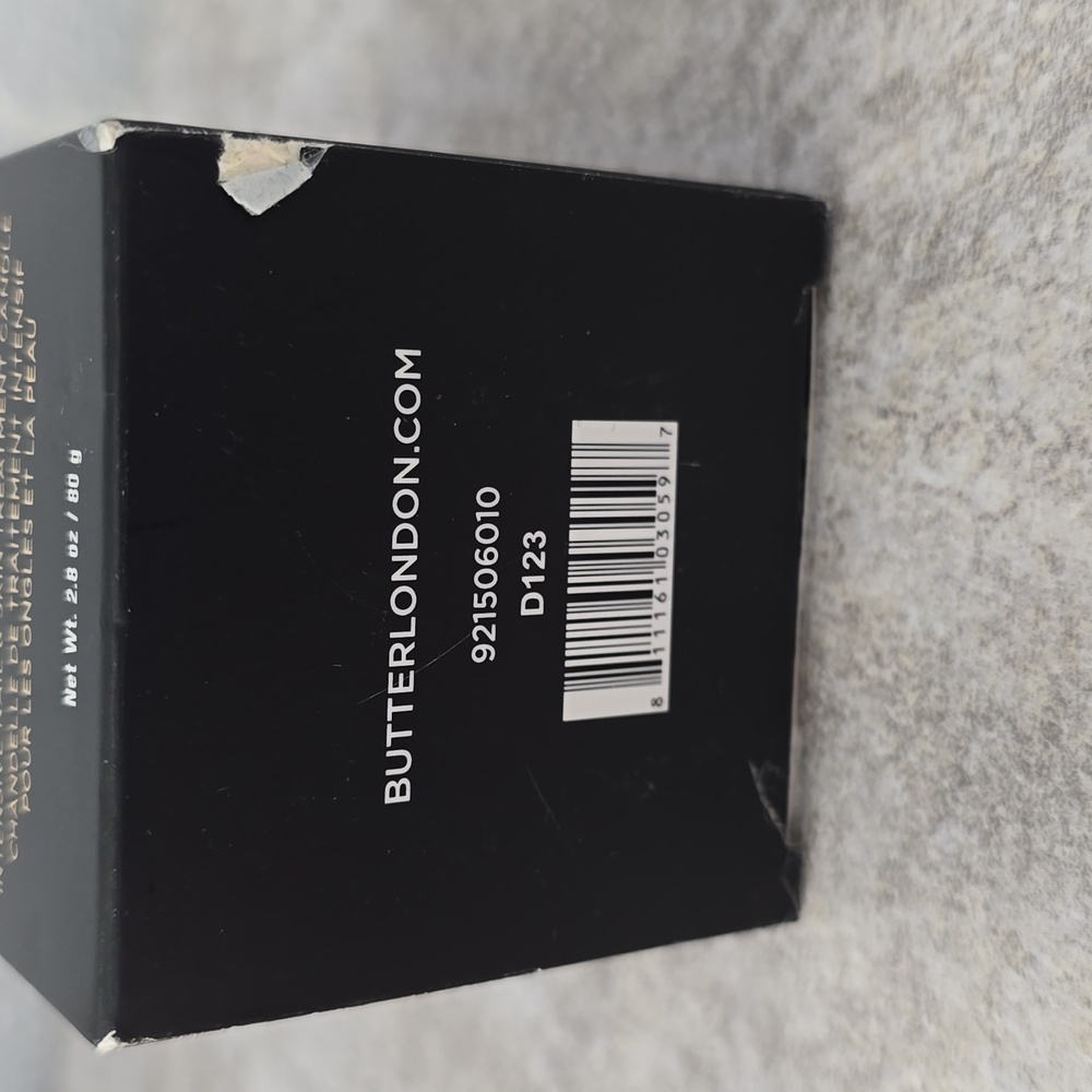 Butter London Champagne Fizz Manicure Candle - Picture 7 of 10